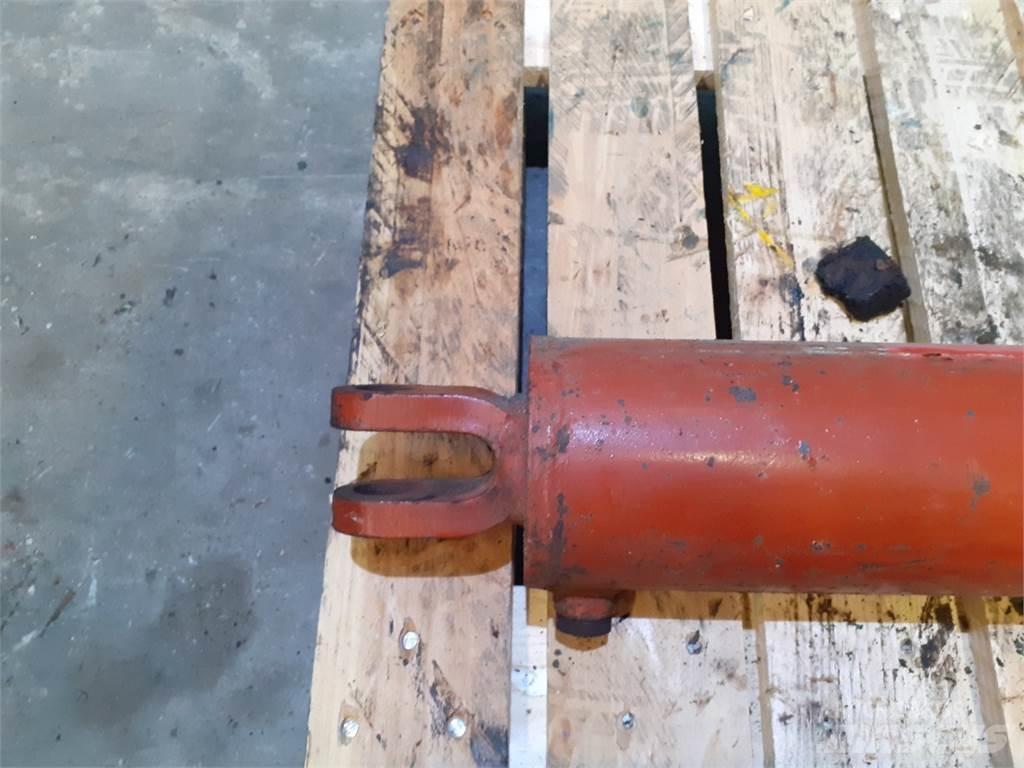 Hesston 4800 Pritege za bale