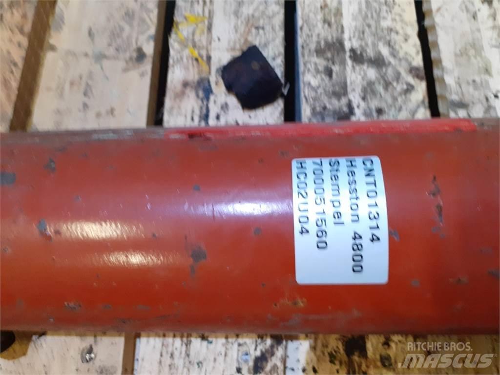 Hesston 4800 Pritege za bale