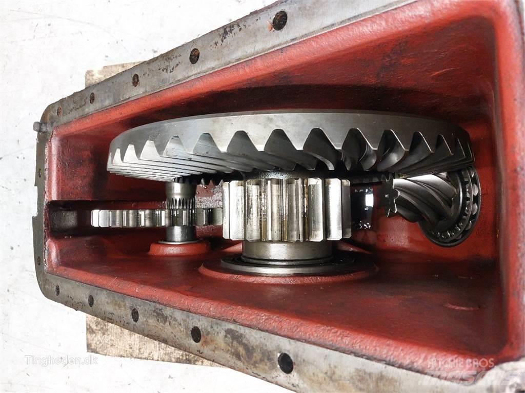 Hesston 4860 Transmisija