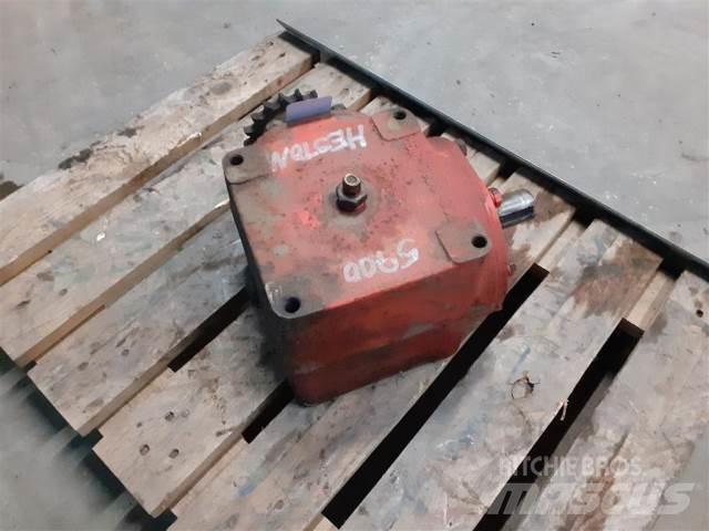 Hesston 5700 Transmisija