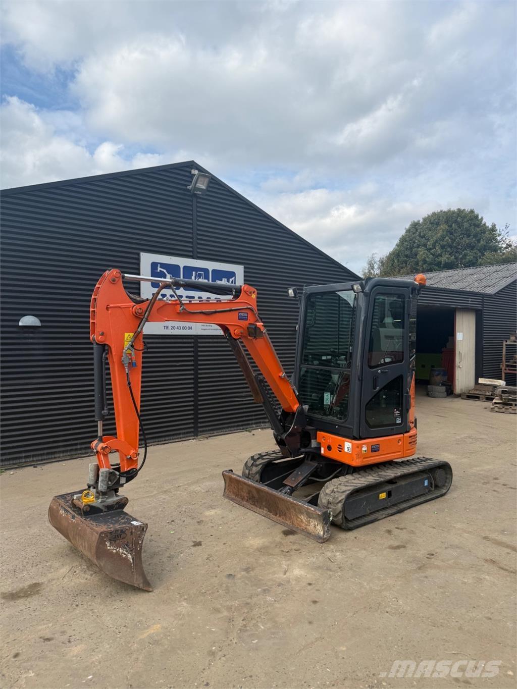 Hitachi ZX26U Mini bageri < 7t