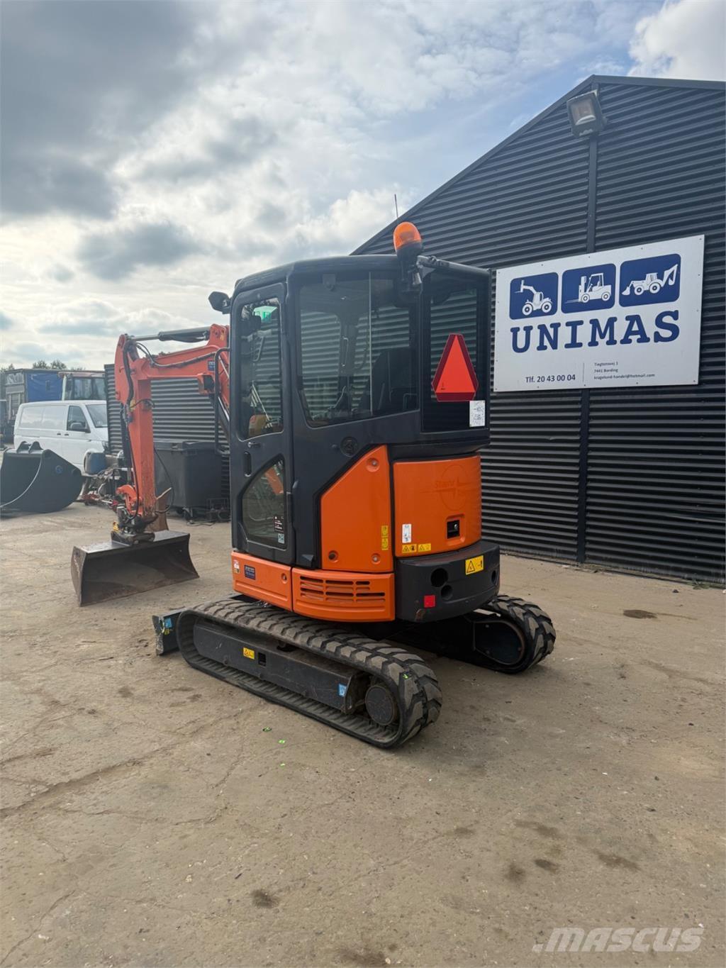Hitachi ZX26U Mini bageri < 7t