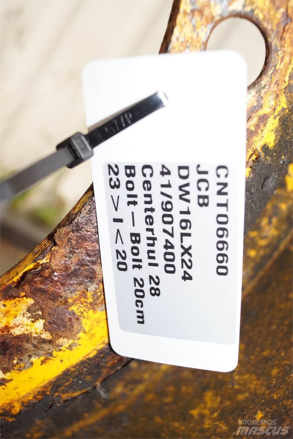 JCB 24 DW16LX24 Gume, točkovi i felne