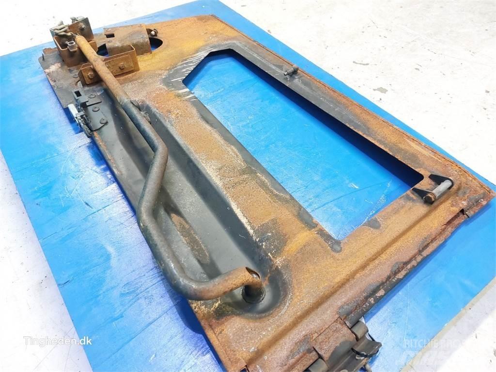 JCB 560-80 Kabine i unutrašnjost