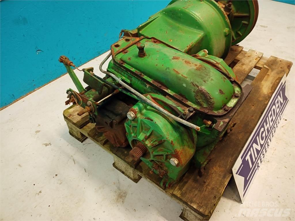 John Deere 1065 Menjač