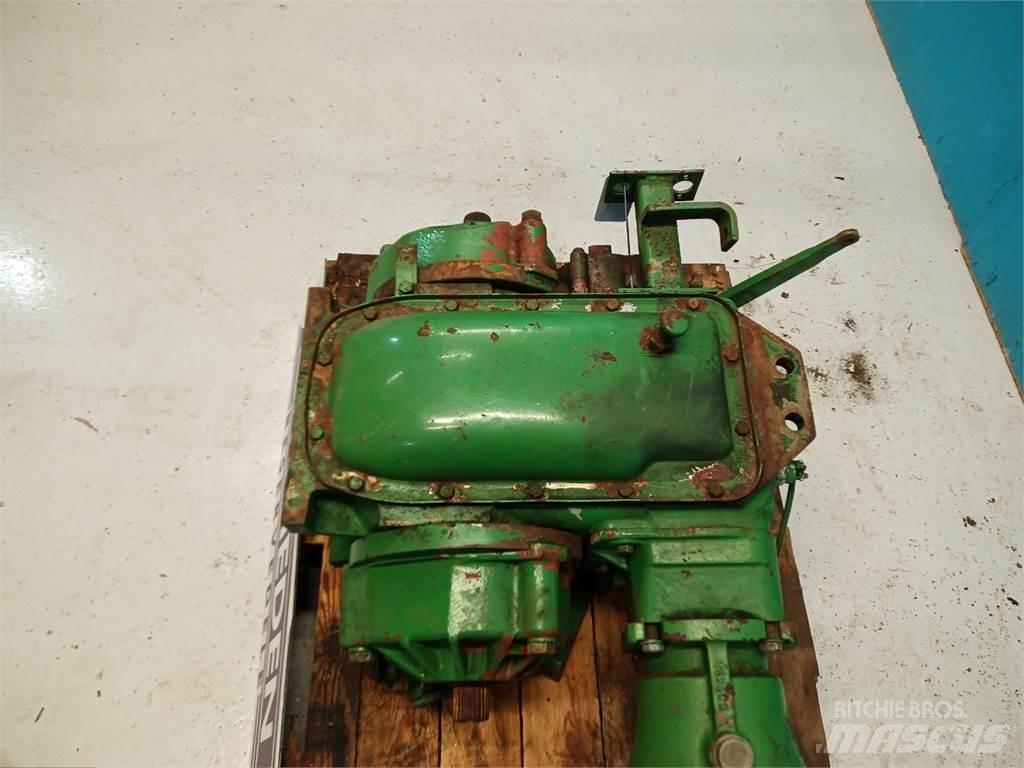 John Deere 1075 Menjač