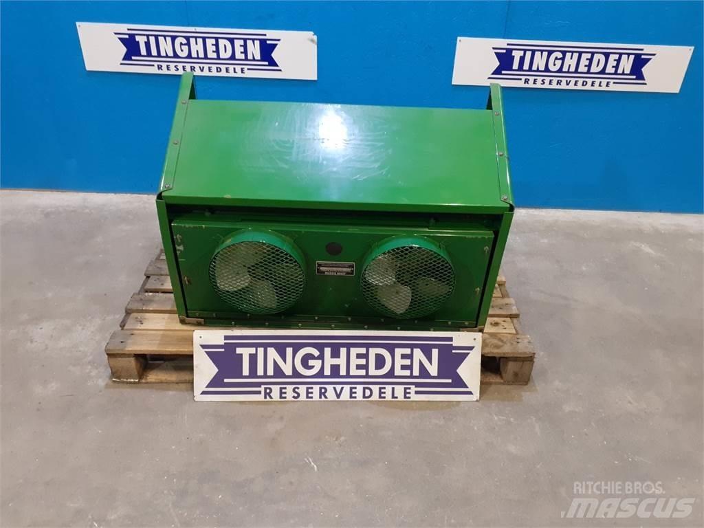 John Deere 1174 Kabine i unutrašnjost