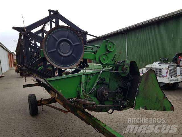 John Deere 16 Dodatna oprema za kombajne
