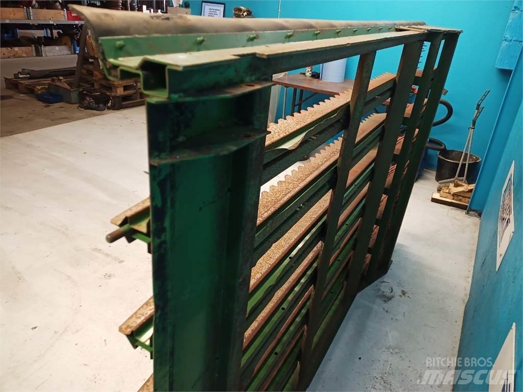 John Deere 2054 Posipači soli i peska