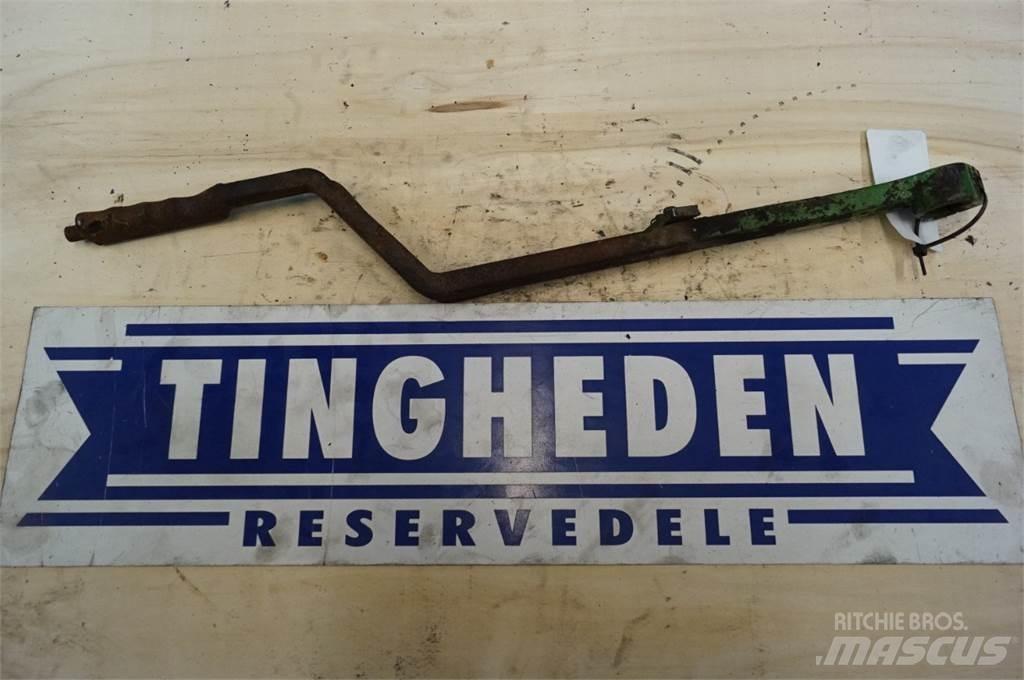 John Deere 302 Kabine i unutrašnjost