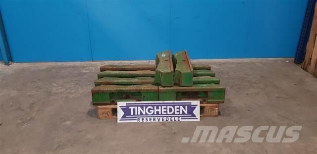 John Deere 3040 Prednji tegovi
