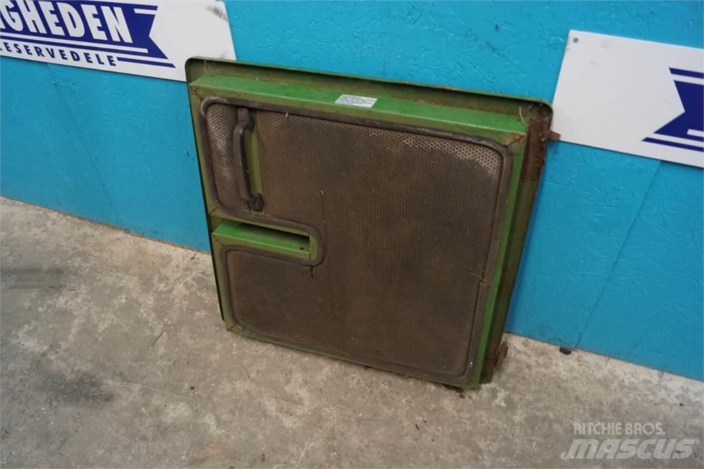 John Deere 3040 Kabine i unutrašnjost