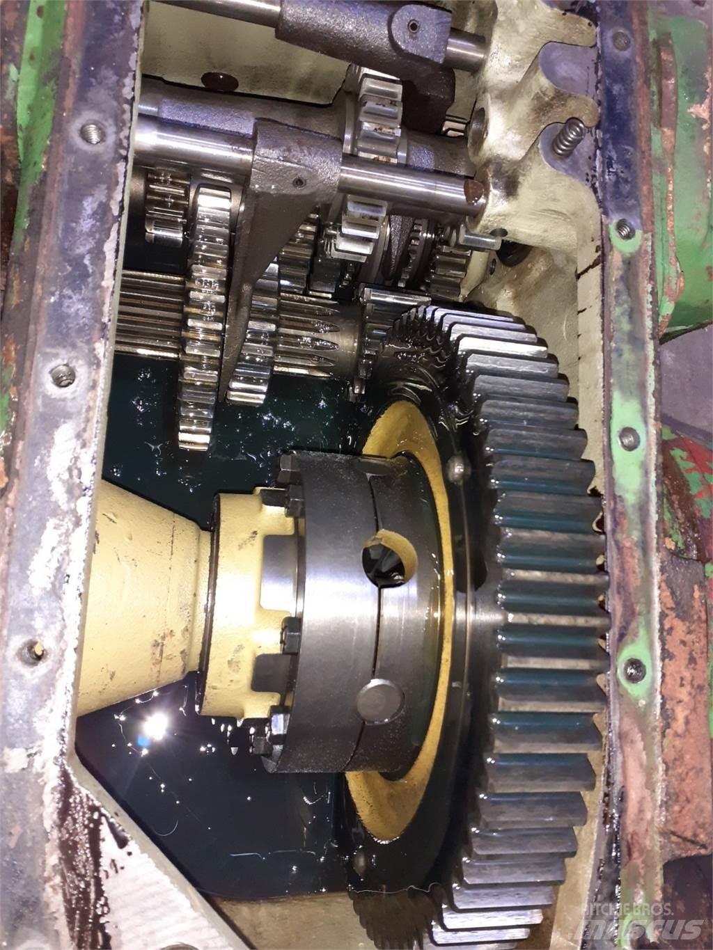 John Deere 975 Menjač
