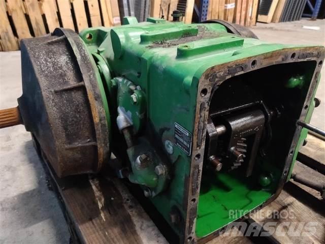John Deere T670 Menjač