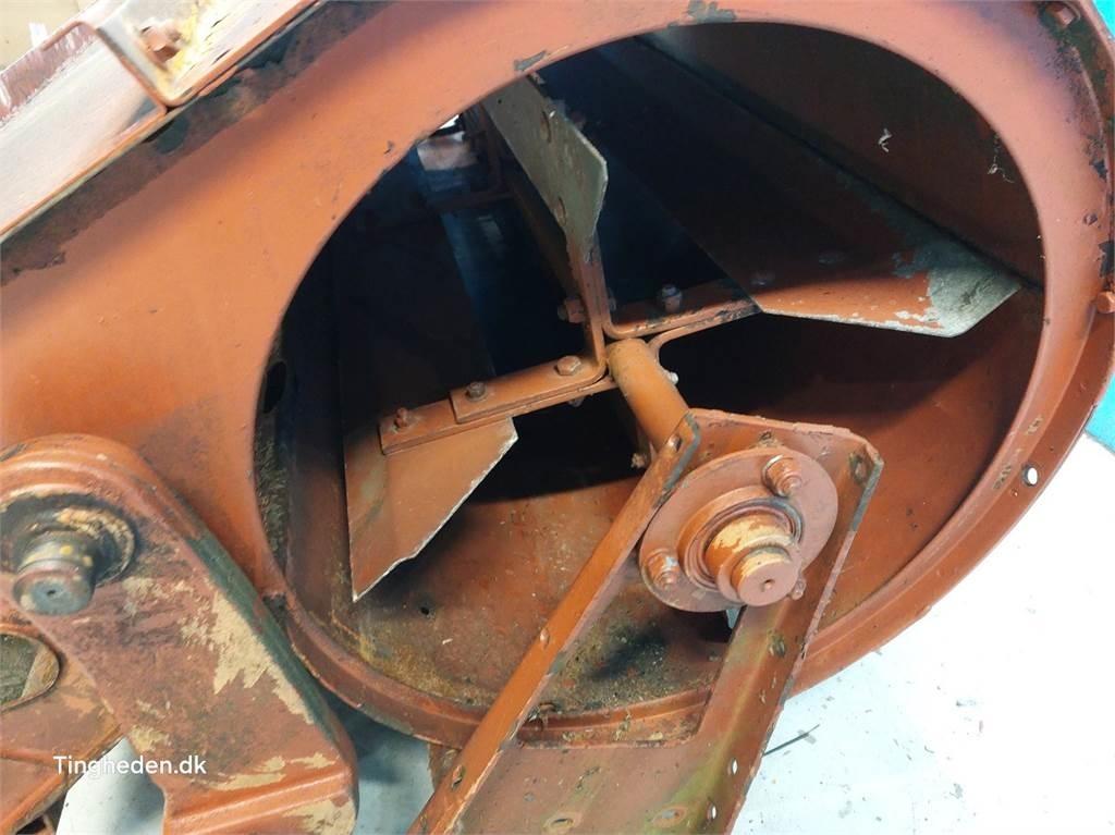 Laverda 627 Posipači soli i peska