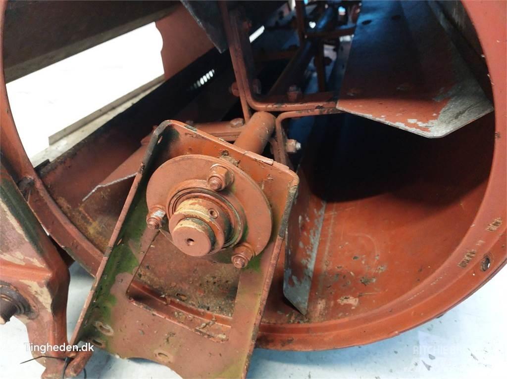 Laverda 627 Posipači soli i peska