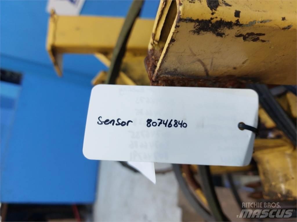 New Holland 8060 Dodatna oprema za kombajne