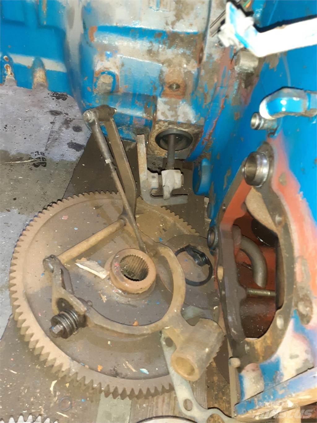 New Holland 8340 Menjač