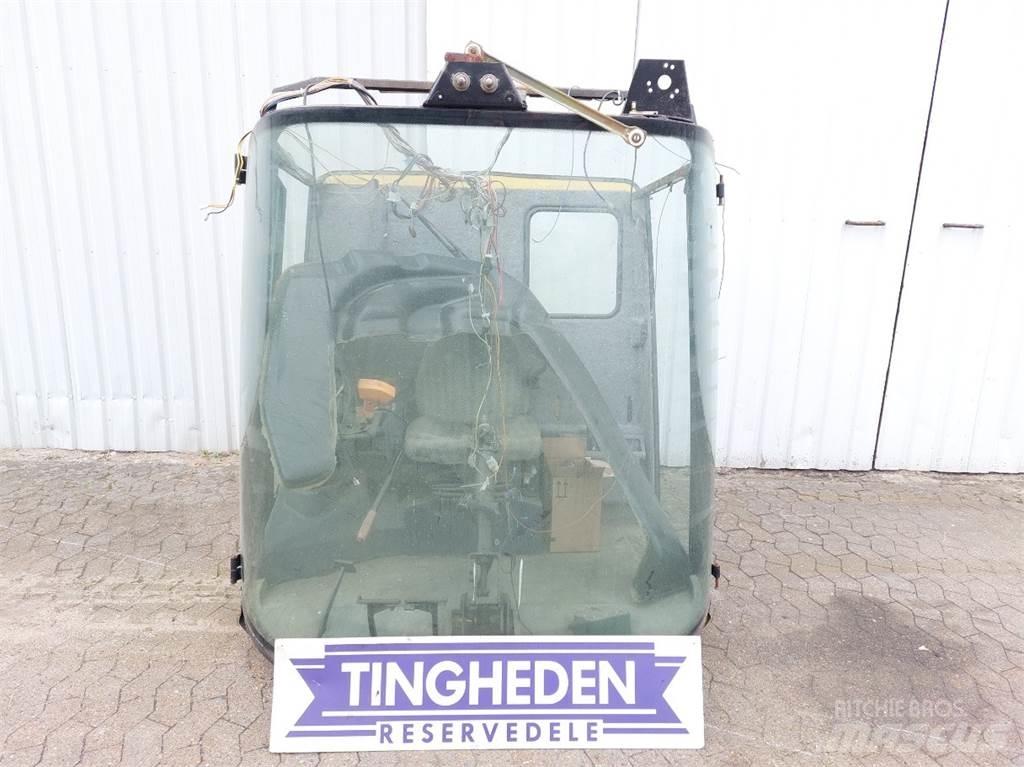 New Holland TF78 Kabine i unutrašnjost