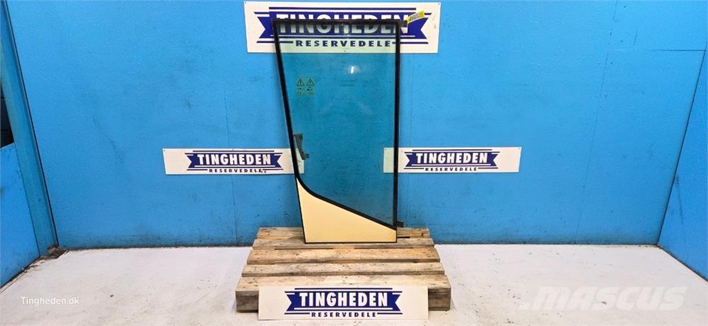 New Holland TX68 Kabine i unutrašnjost