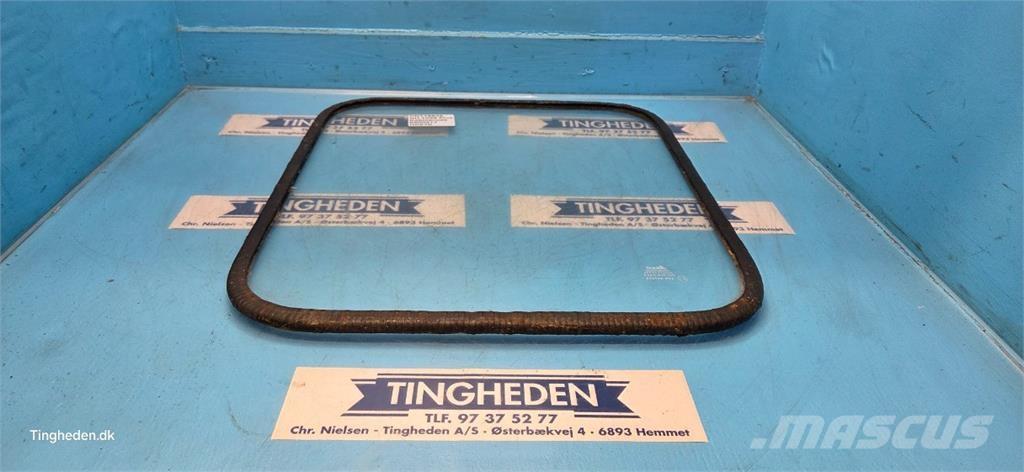 New Holland TX68 Kabine i unutrašnjost