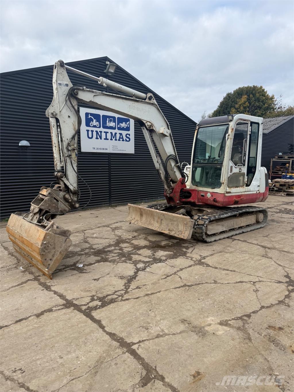 Takeuchi TB145 Bageri guseničari