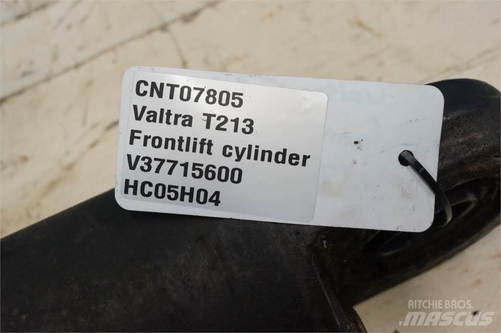 Valtra T213 Oprema za prednji utovarivač