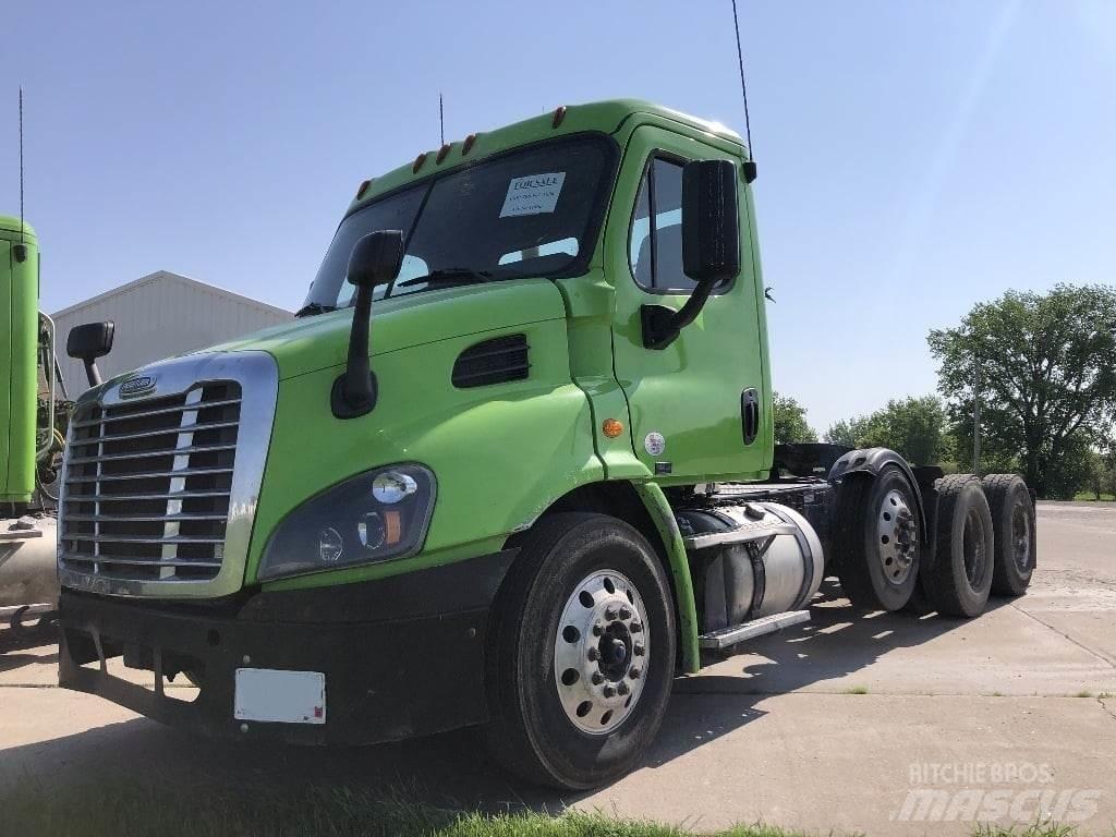 Freightliner CA113 Tegljači