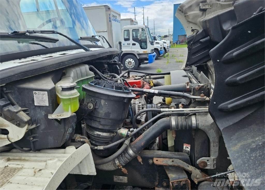 Freightliner M2 Sanduk kamioni