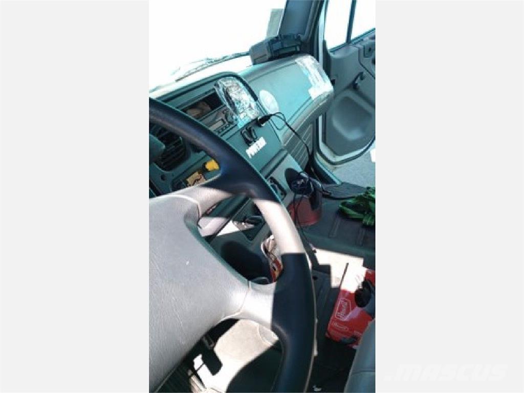 Freightliner M2 Sanduk kamioni