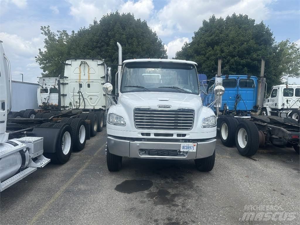 Freightliner M2 106 Tegljači