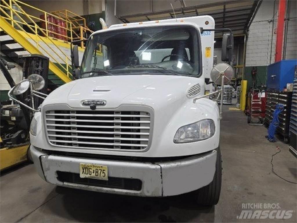 Freightliner M2106 Kamioni za prevoz pića