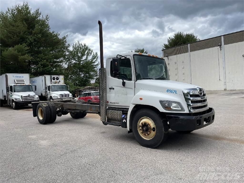 Hino 338 Kamioni-šasije