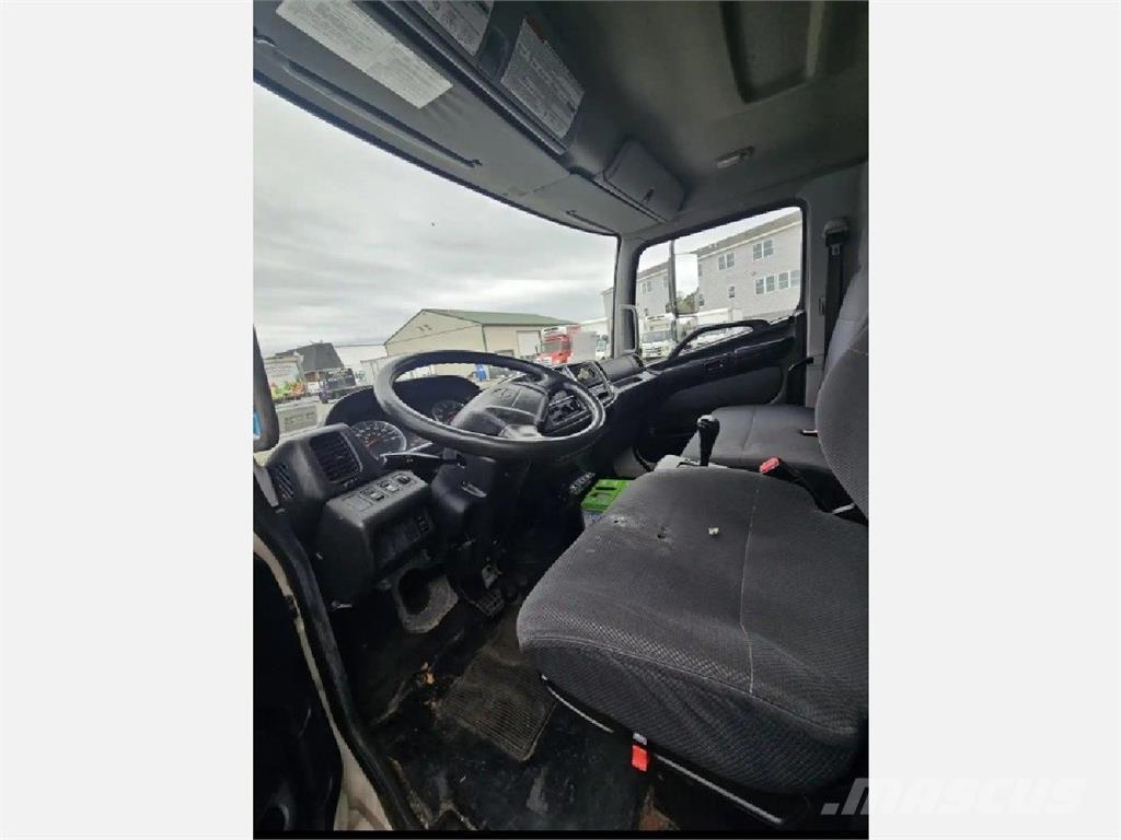 Hino 338 Kamioni hladnjače