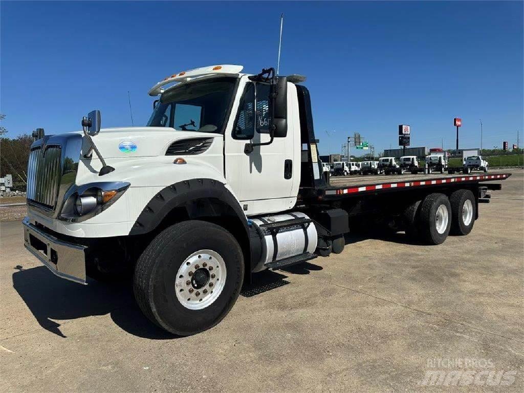International 7600 Šleperi za vozila