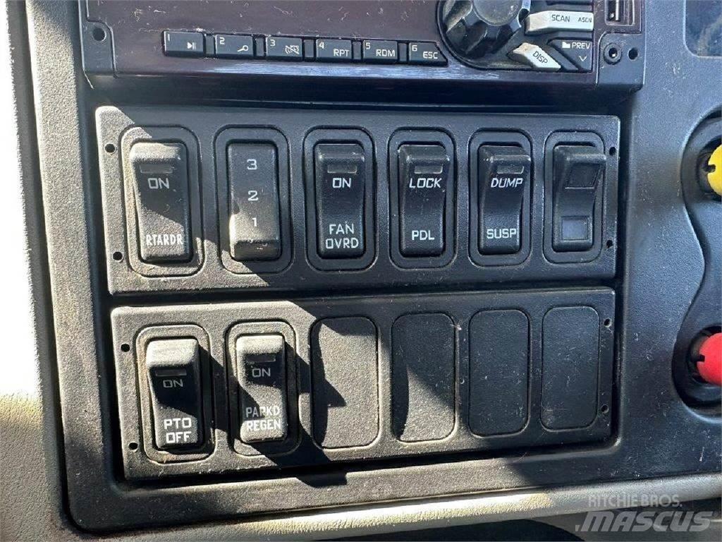 International 7600 Šleperi za vozila