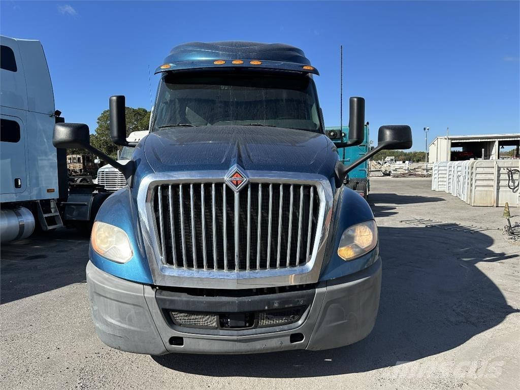 International LT625 Tegljači