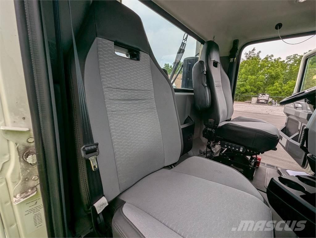 Mack AN64T Tegljači