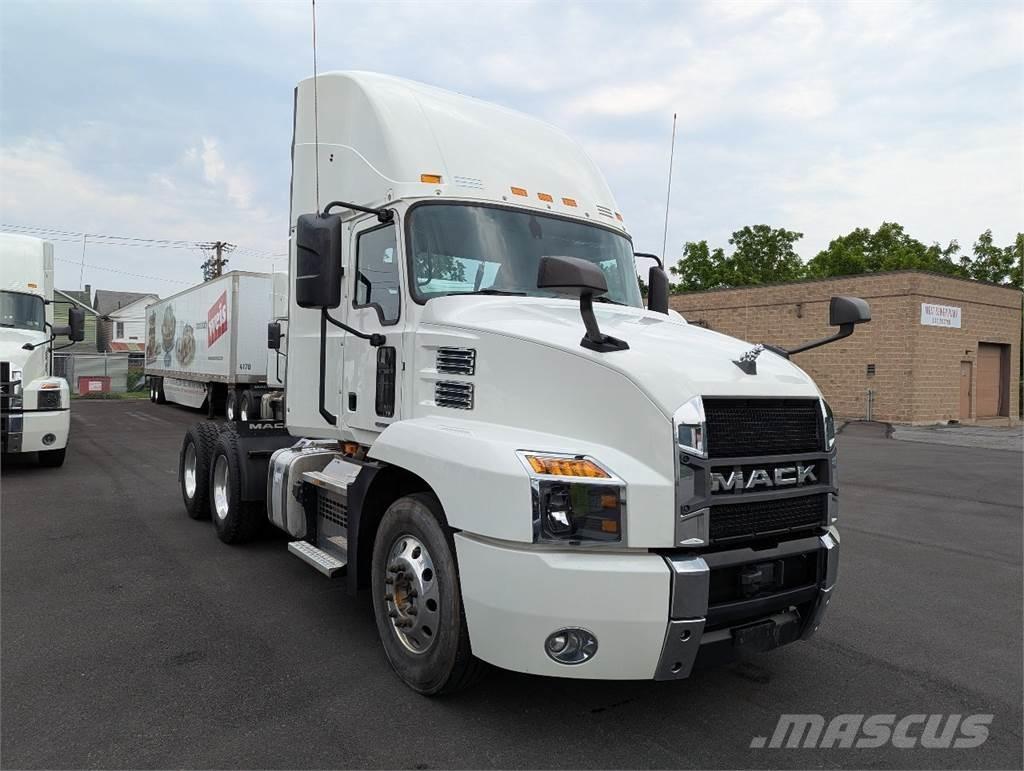 Mack AN64T Tegljači