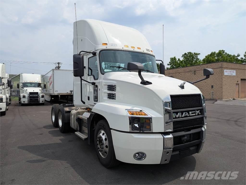 Mack AN64T Tegljači