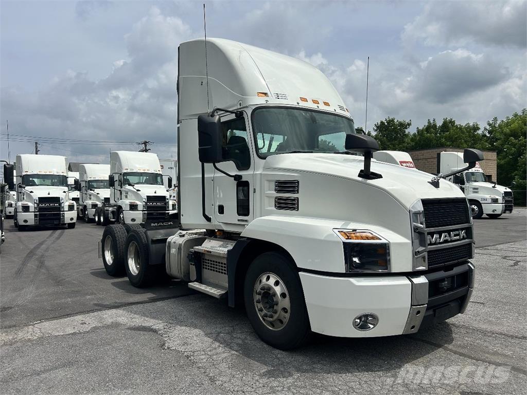 Mack AN64T Tegljači