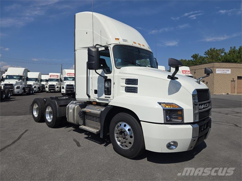 Mack AN64T Tegljači