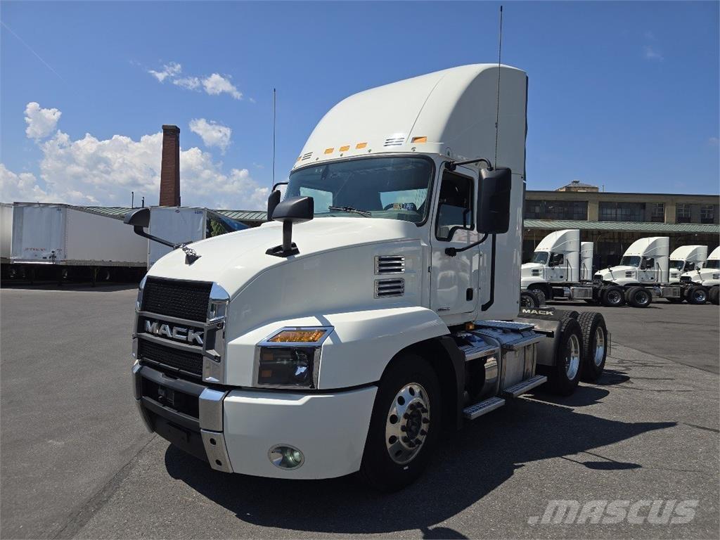 Mack AN64T Tegljači