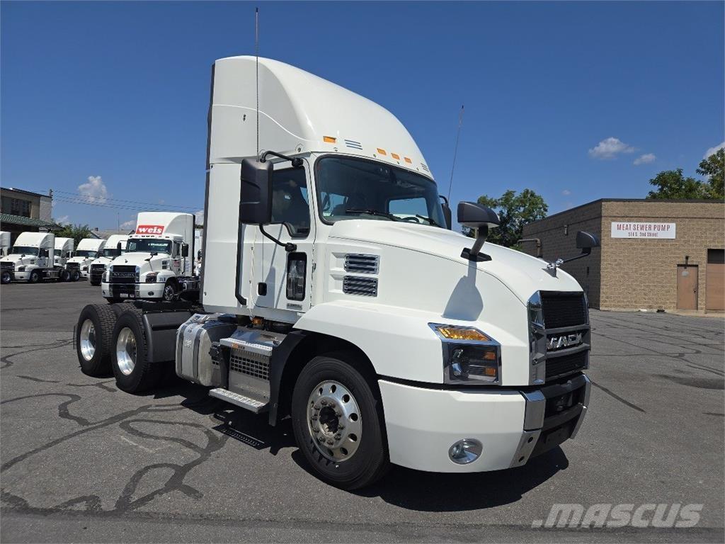 Mack AN64T Tegljači