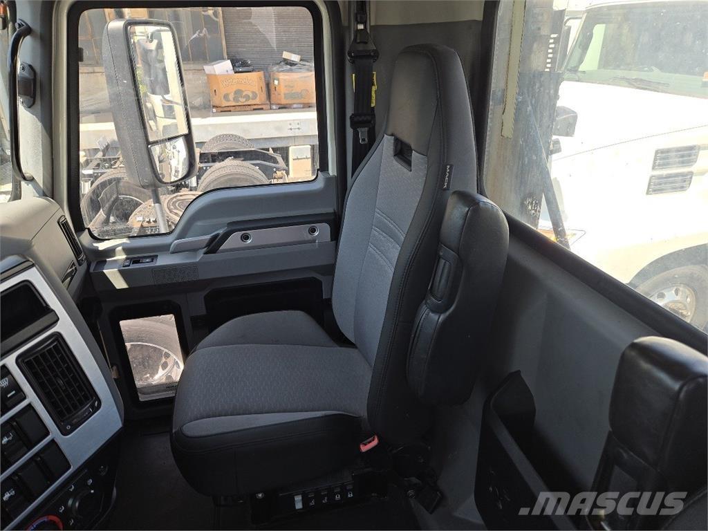 Mack AN64T Tegljači