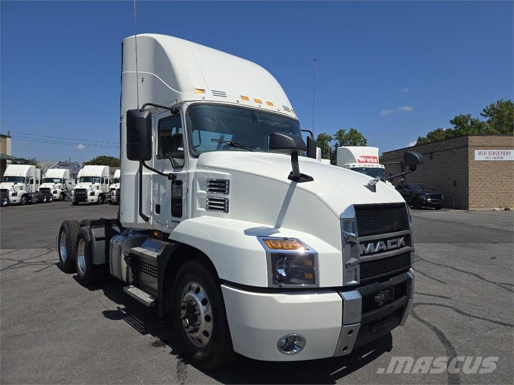 Mack AN64T Tegljači