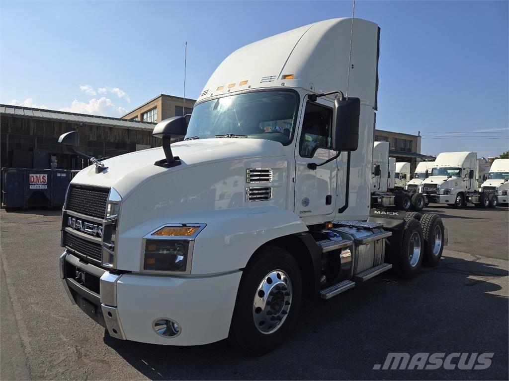 Mack AN64T Tegljači