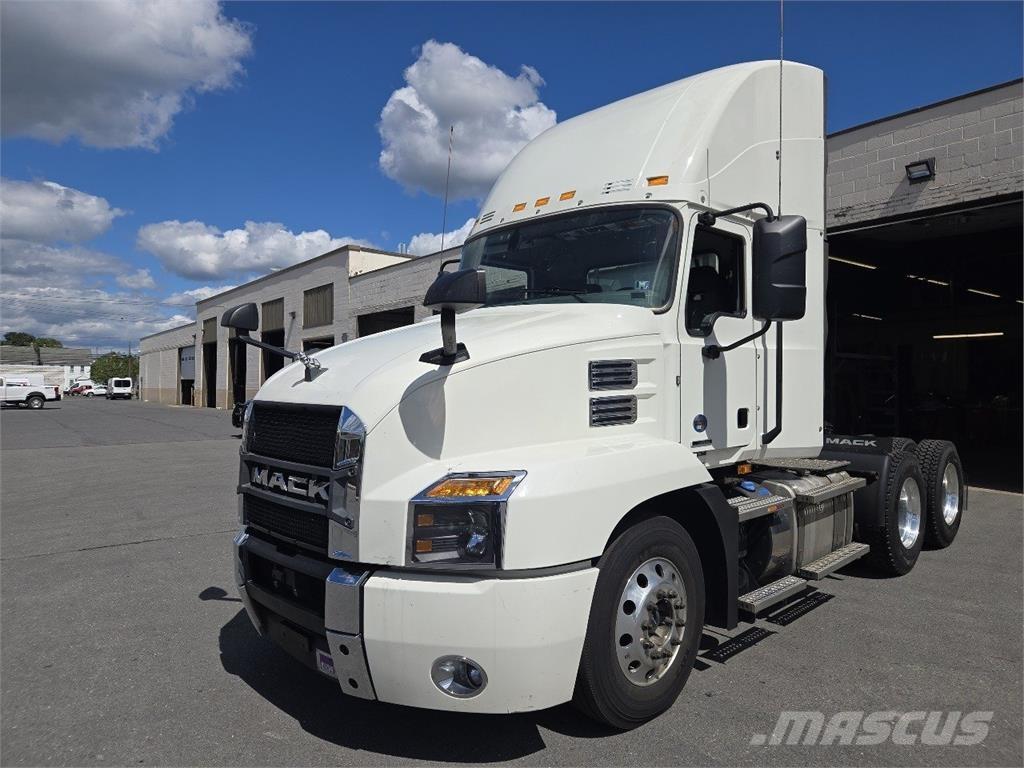 Mack AN64T Tegljači