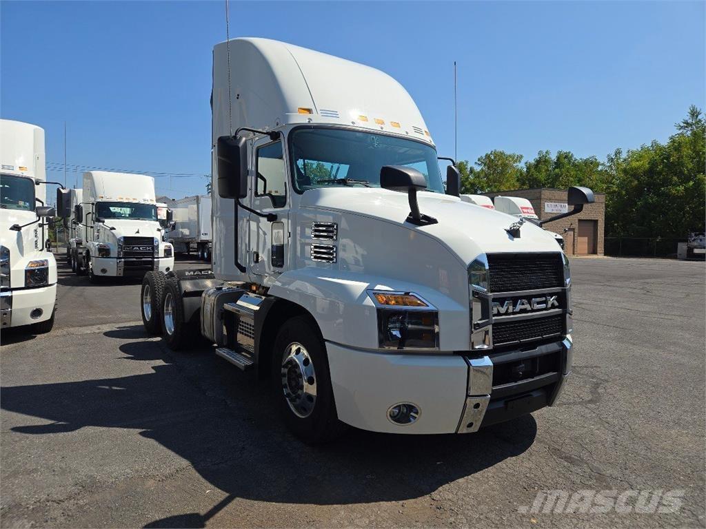 Mack AN64T Tegljači