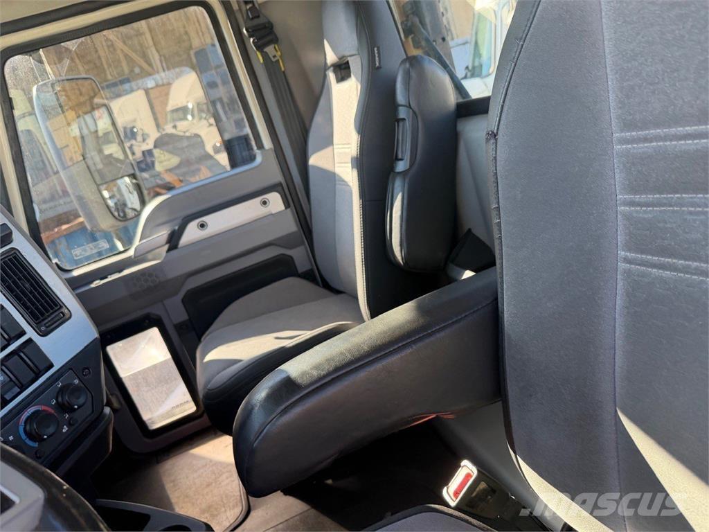 Mack AN64T Tegljači